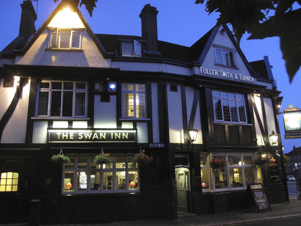 The Swan Inn Pub Isleworth Exterior foto